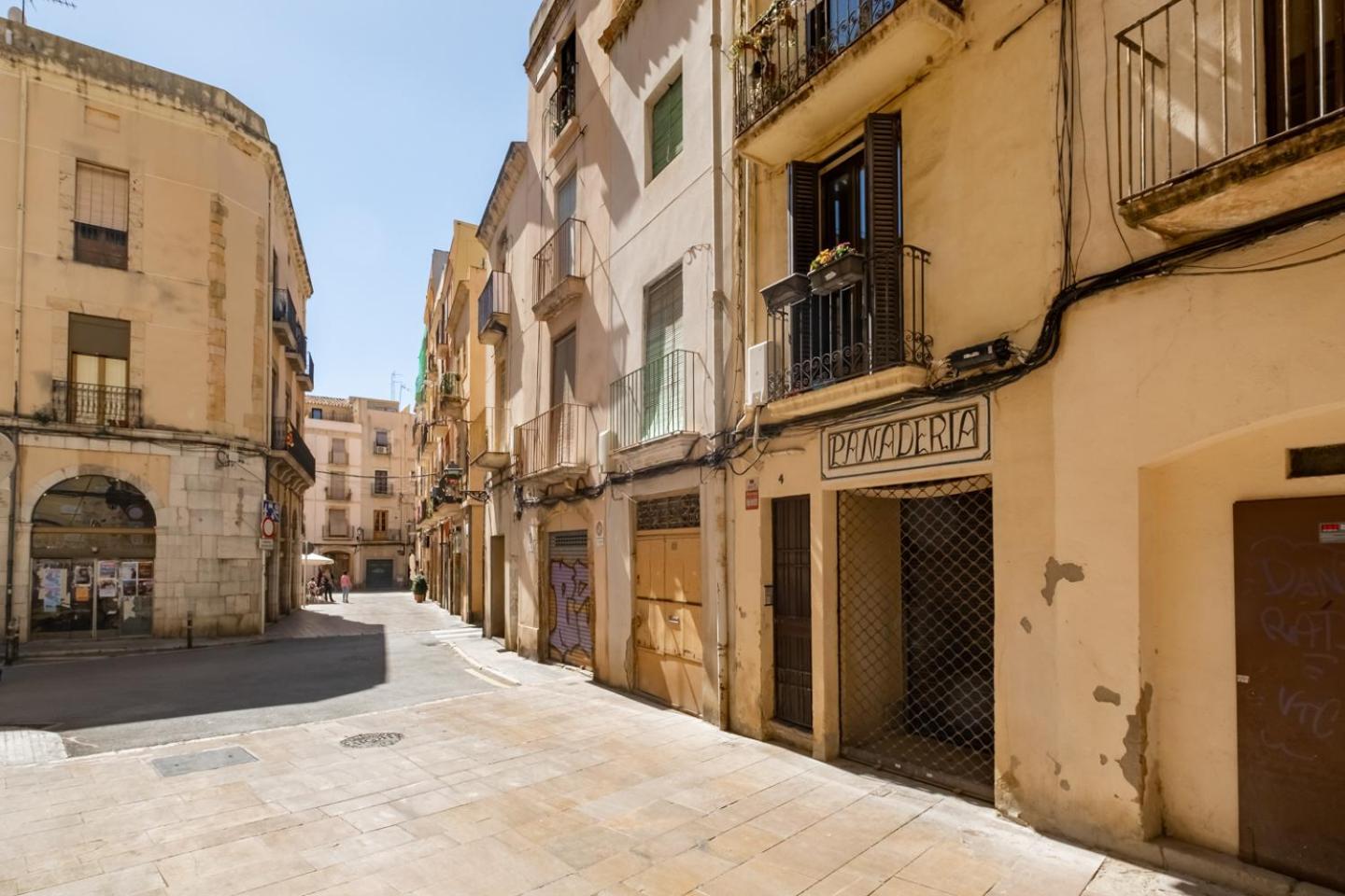Apartamento En El Corazon De Tarragona. Planta Baja Con Patio. Exterior foto